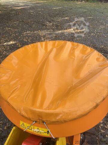 Sand, gravel and salt spreader Rauch SA360