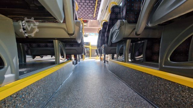 Kleinbus MERCEDES-BENZ Sprinter 517 Heckniederflur Vorlauffahrzeug