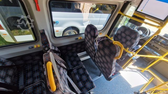 Kleinbus MERCEDES-BENZ Sprinter 517 Heckniederflur Vorlauffahrzeug