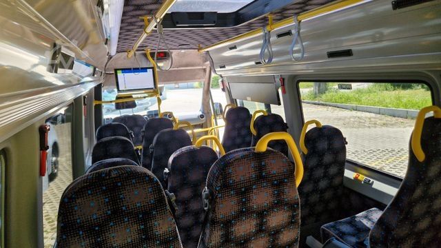 Kleinbus MERCEDES-BENZ Sprinter 517 Heckniederflur Vorlauffahrzeug