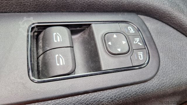 Kleinbus MERCEDES-BENZ Sprinter 517 Heckniederflur Vorlauffahrzeug