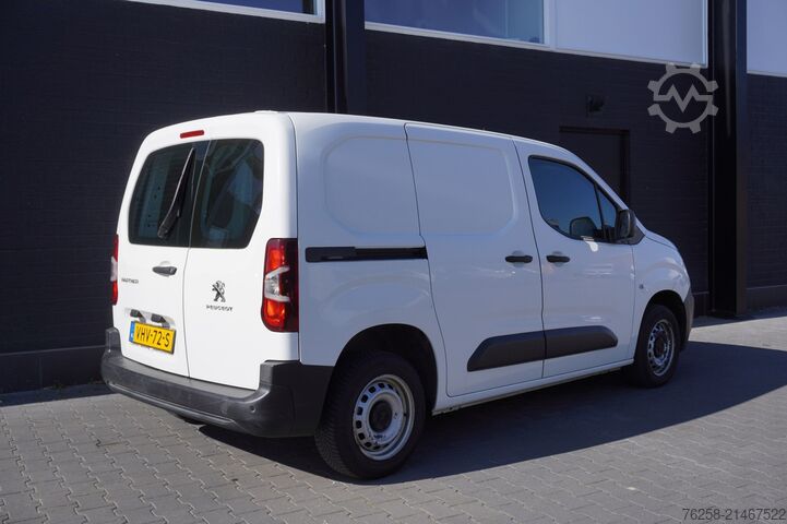 Panel van Peugeot Partner 1.2 Benzine EURO 6 - Airco - Carkit - P...