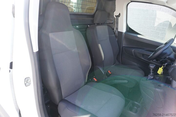 Panel van Peugeot Partner 1.2 Benzine EURO 6 - Airco - Carkit - P...
