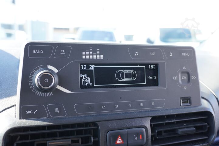 Panel van Peugeot Partner 1.2 Benzine EURO 6 - Airco - Carkit - P...