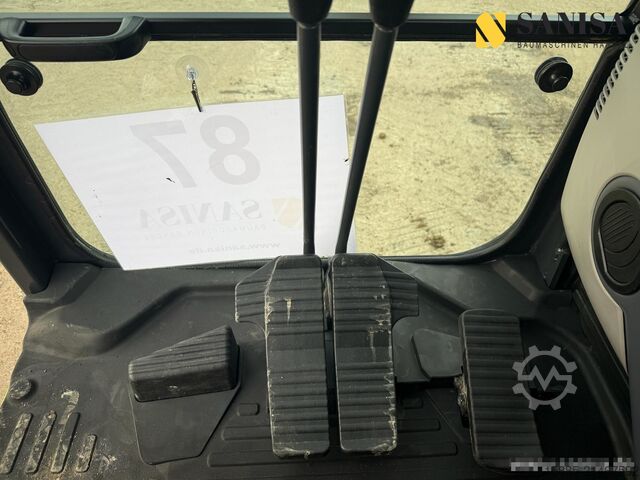 Chain excavator Komatsu PC 210 LC-11/OilQuick 70-55/2xLöffel/ZSA