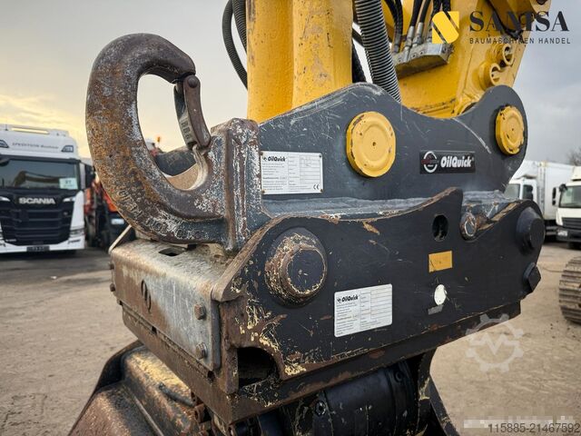 Chain excavator Komatsu PC 210 LC-11/OilQuick 70-55/2xLöffel/ZSA