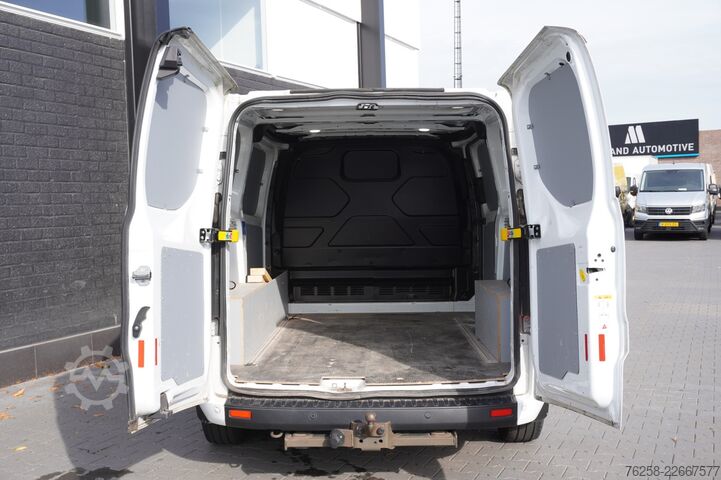 Delivery van Ford Transit Custom 2.0 TDCI EURO 6 - Airco - Navi -...