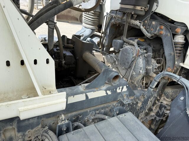 Concrete mixer truck IVECO TRAKKER 400