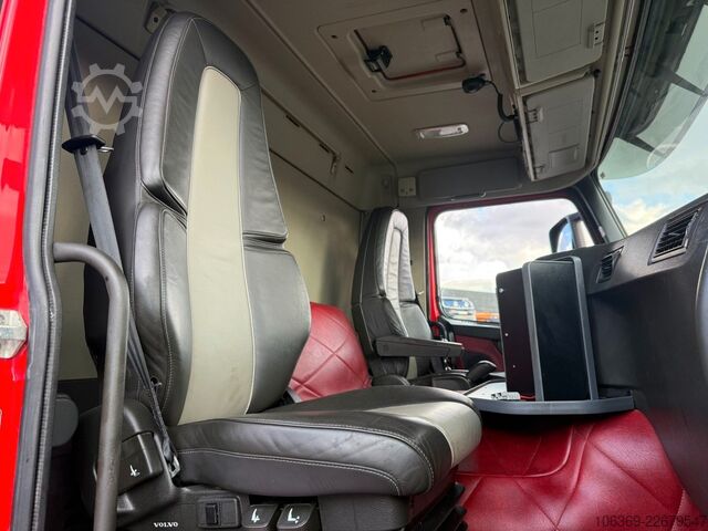 Autokran VOLVO FM500 8x2 Pusher Tridem Crane Hiab 099 B3 Radio
