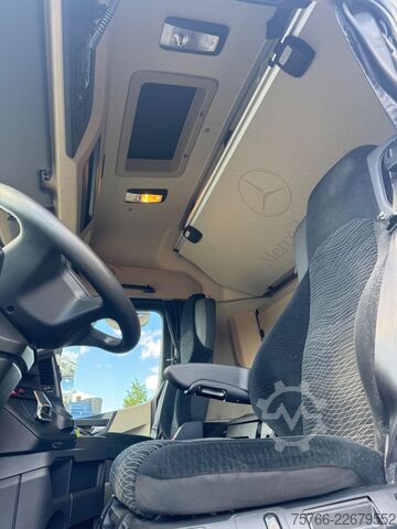 LKW mit Kofferaufbau MERCEDES-BENZ ACTROS 2545 L / LBW / SEITENTÜRE