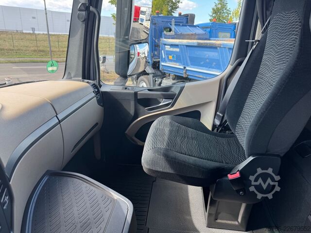 LKW mit Kofferaufbau MERCEDES-BENZ ACTROS 2545 L / LBW / SEITENTÜRE