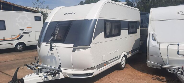 Wohnwagen HOBBY De Luxe 400 SFe Vorzelt