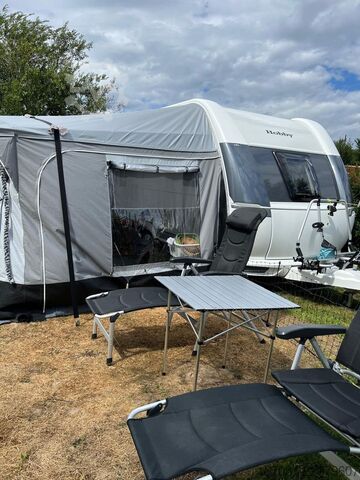 Wohnwagen HOBBY De Luxe 400 SFe Vorzelt