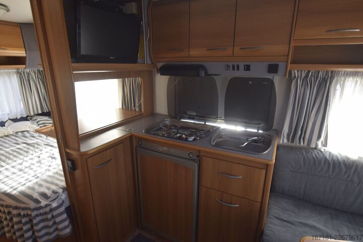 Wohnwagen KNAUS Eurostar 450 mit Mover und Vorzelt