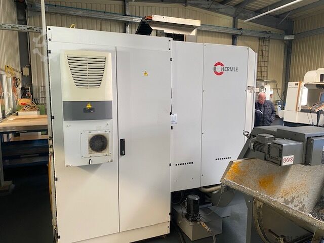 Universal-Bearbeitungszentrum HERMLE B 300