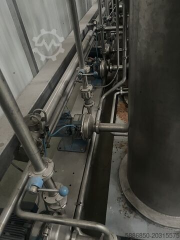 Evaporation station for apple concentrate