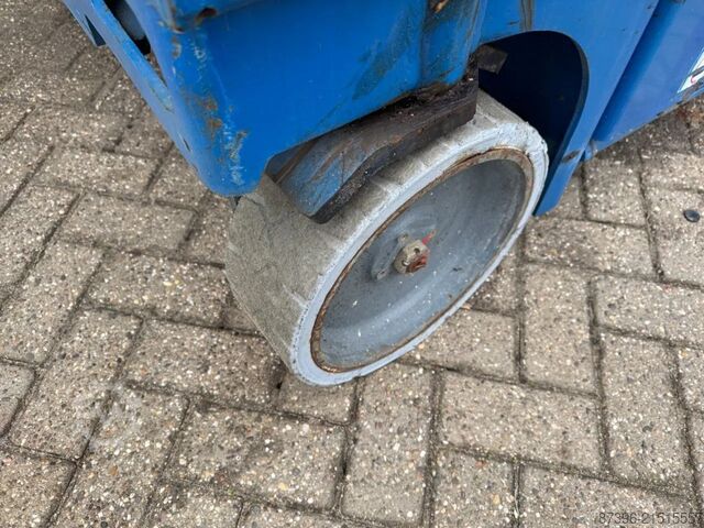 Scherenhebebühne Haulotte Compact 14 Hoogwerker Schaarhoogwerker