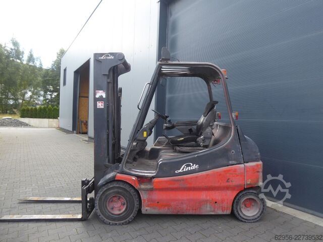 Elektro 4 Rad-Stapler Linde E25-03
