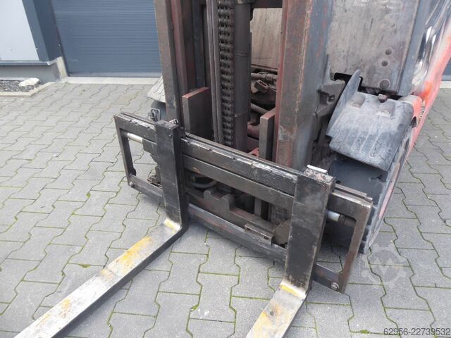 Elektro 4 Rad-Stapler Linde E25-03
