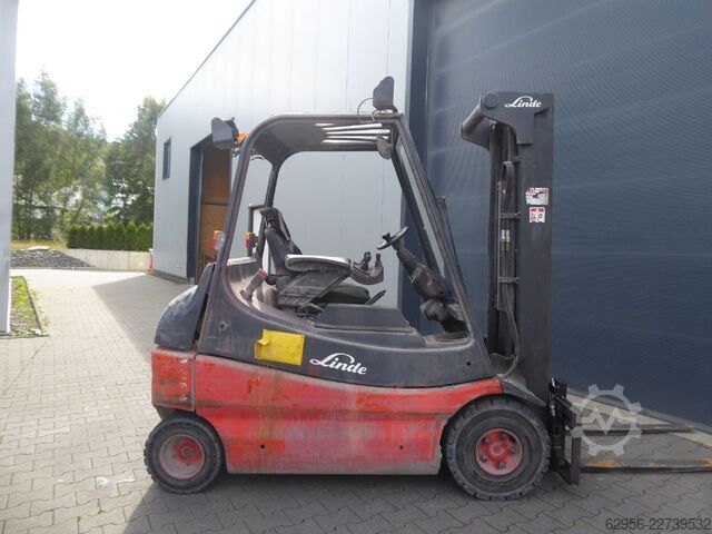 Elektro 4 Rad-Stapler Linde E25-03