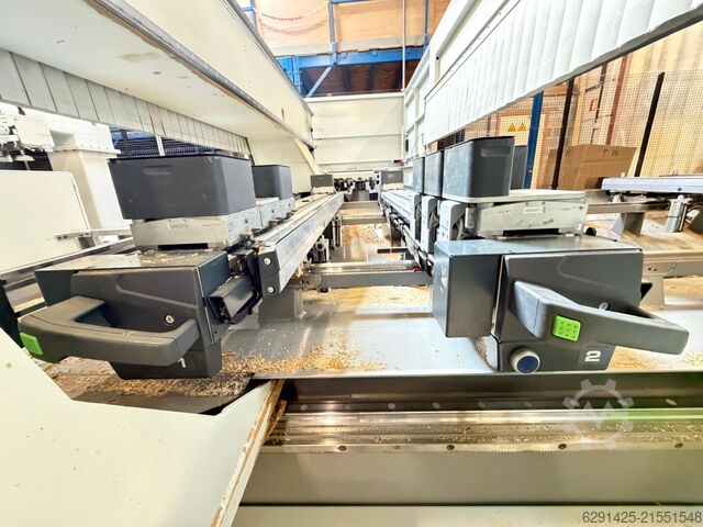 Bearbeitungszentrum BIESSE ROVER A 1832