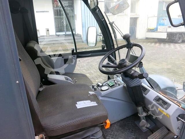 Kehrmaschine HAKO Citymaster 2000
