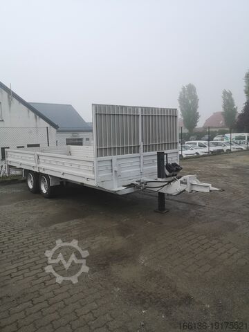 Trailer with open flatbed Blomenröhr