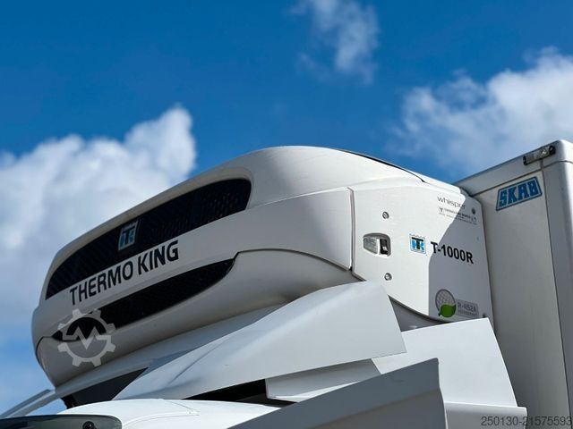 Refrigerated truck MERCEDES-BENZ Antos 1830 L Kühlkoffer Thermo King LBW