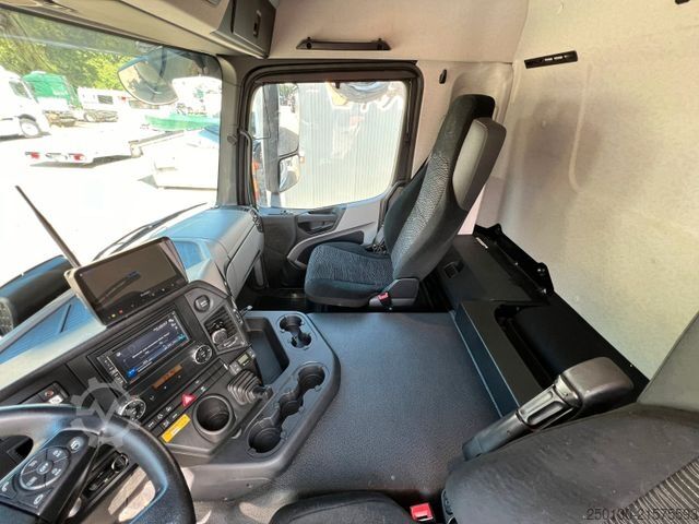 Refrigerated truck MERCEDES-BENZ Antos 1830 L Kühlkoffer Thermo King LBW