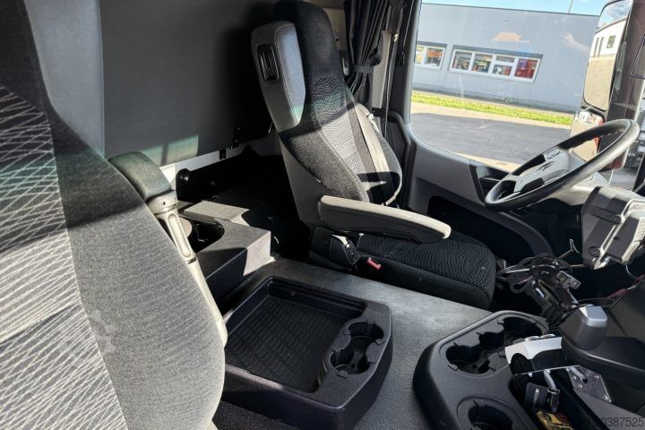 Refrigerated truck Mercedes-Benz Antos 2536 6x2