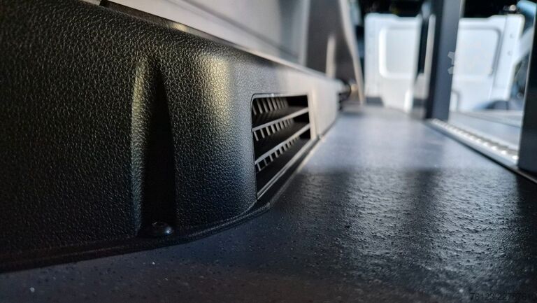 Minibus MERCEDES-BENZ 8 x 517 Sprinter Lord Light  22 SS Aktionspreis
