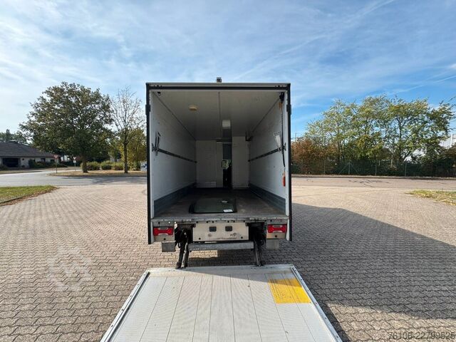 Transporter mit Koffer IVECO Daily 70C18 Hi-Matic Koffer mit Ladebordwand