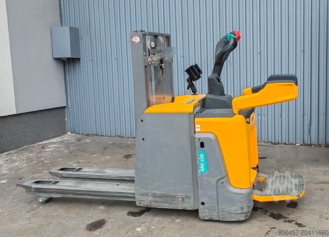 Palettenstapler Jungheinrich ERD 220 2t/ 2018y/ 5847h