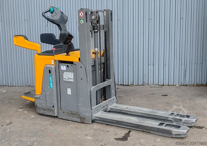 Palettenstapler Jungheinrich ERD 220 2t/ 2018y/ 5847h