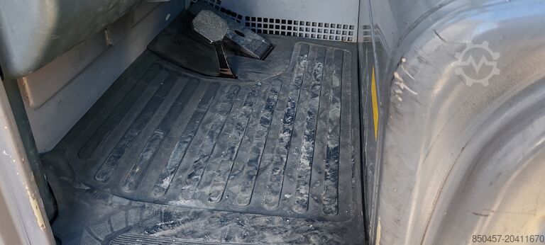 Elektrisch – 4 Räder Jungheinrich EFG 320 5m/ batt2023/ 5396h