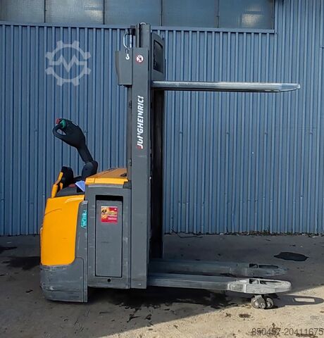 Palettenstapler Jungheinrich ERC 216z / 2018y/ initiallift/ 7761h