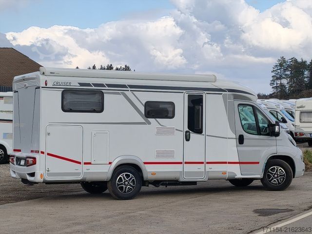 Teilintegriertes Wohnmobil LMC Cruiser V 646 G,  Längsbetten, Navi,Automatik