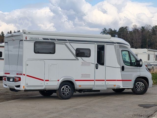 Teilintegriertes Wohnmobil LMC Cruiser V 646 G,  Längsbetten, Navi,Automatik