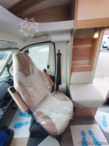 Teilintegriertes Wohnmobil LMC Cruiser V 646 G,  Längsbetten, Navi,Automatik