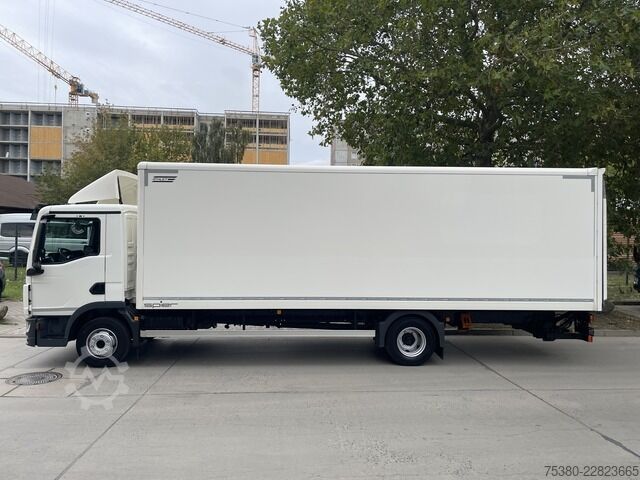 LKW mit Kofferaufbau man TGL 12.220 Koffer