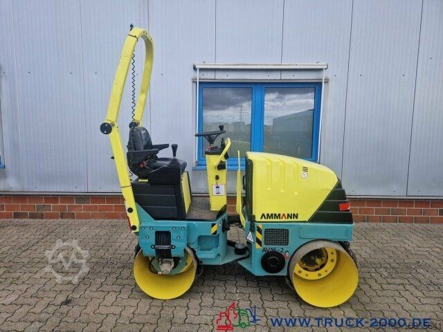 Single drum roller Ammann AV 16-2 Tandem Vibrationswalze Kanten Schneider