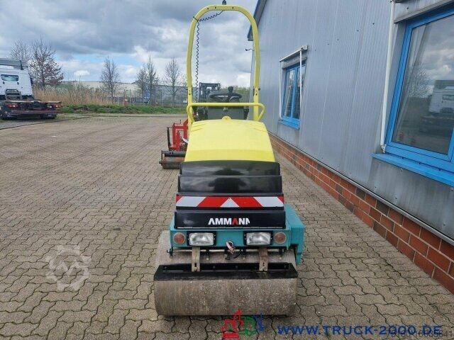 Single drum roller Ammann AV 16-2 Tandem Vibrationswalze Kanten Schneider