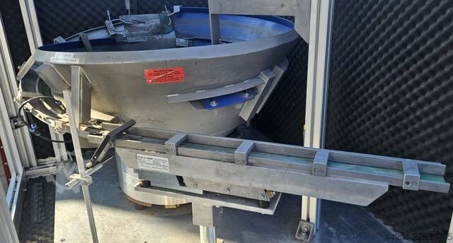 Jürgen Jahn sorting system with vibratory spiral feeder SGJ 450 & LFJ 4 noise protection Jürgen Jahn SGJ 450