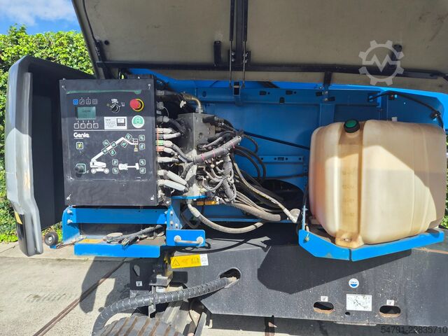 Telescopic boom lift Genie S-45XC TRAX