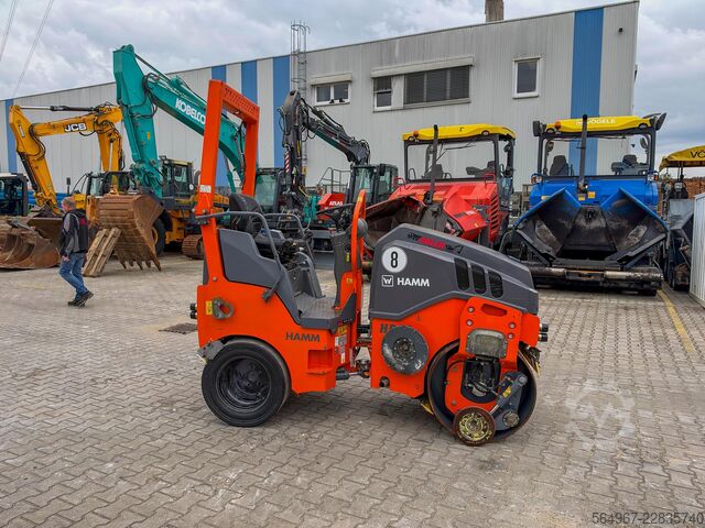 Combination roller Hamm HD10 VT 18,5 kW Kantenschneiderad