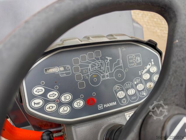 Combination roller Hamm HD10 VT 18,5 kW Kantenschneiderad