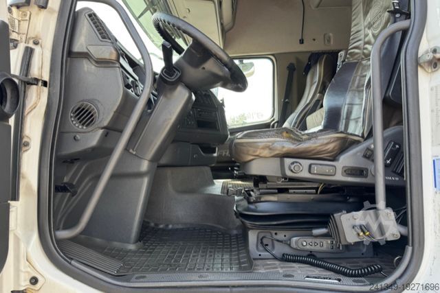 Standard tractor unit VOLVO FH16-750 6x2