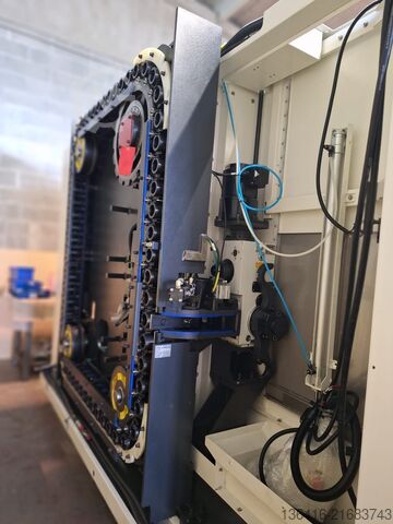 Horizontal-Bearbeitungszentrum AVEREX HS 450 K