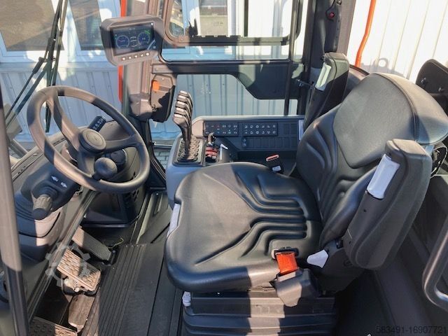 Heavy Forklift - Diesel Bobcat DV160S-9