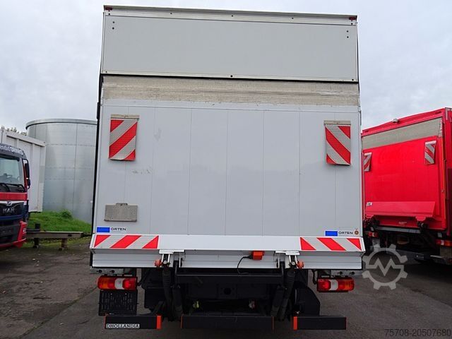Box van MERCEDES-BENZ 821 Atego*5,9m*LBW*Klima*B/L*3 Sitze*Original km